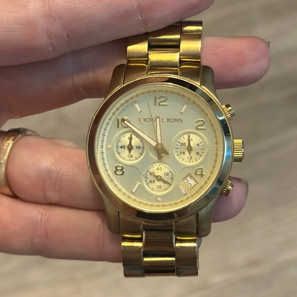 Michael Kors Runway MK5055 Gold Tone Chronograph Watch 38mm Authentic